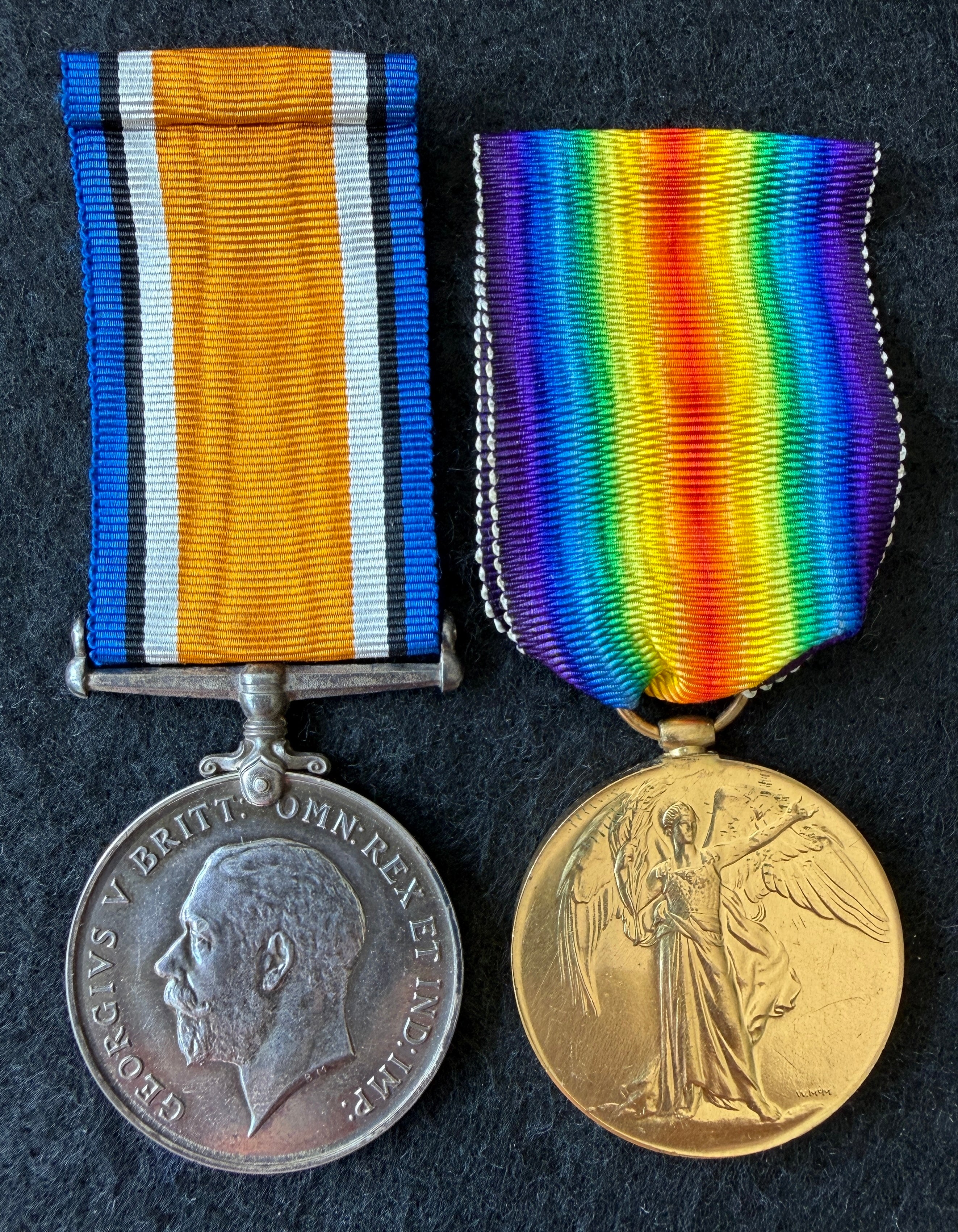 WW1 medal pair – British War Medal & Victory Medal – Awarded to Private 2nd Class DONALD ROSS of the Royal Air Force – complete with box of issue with recipient’s name