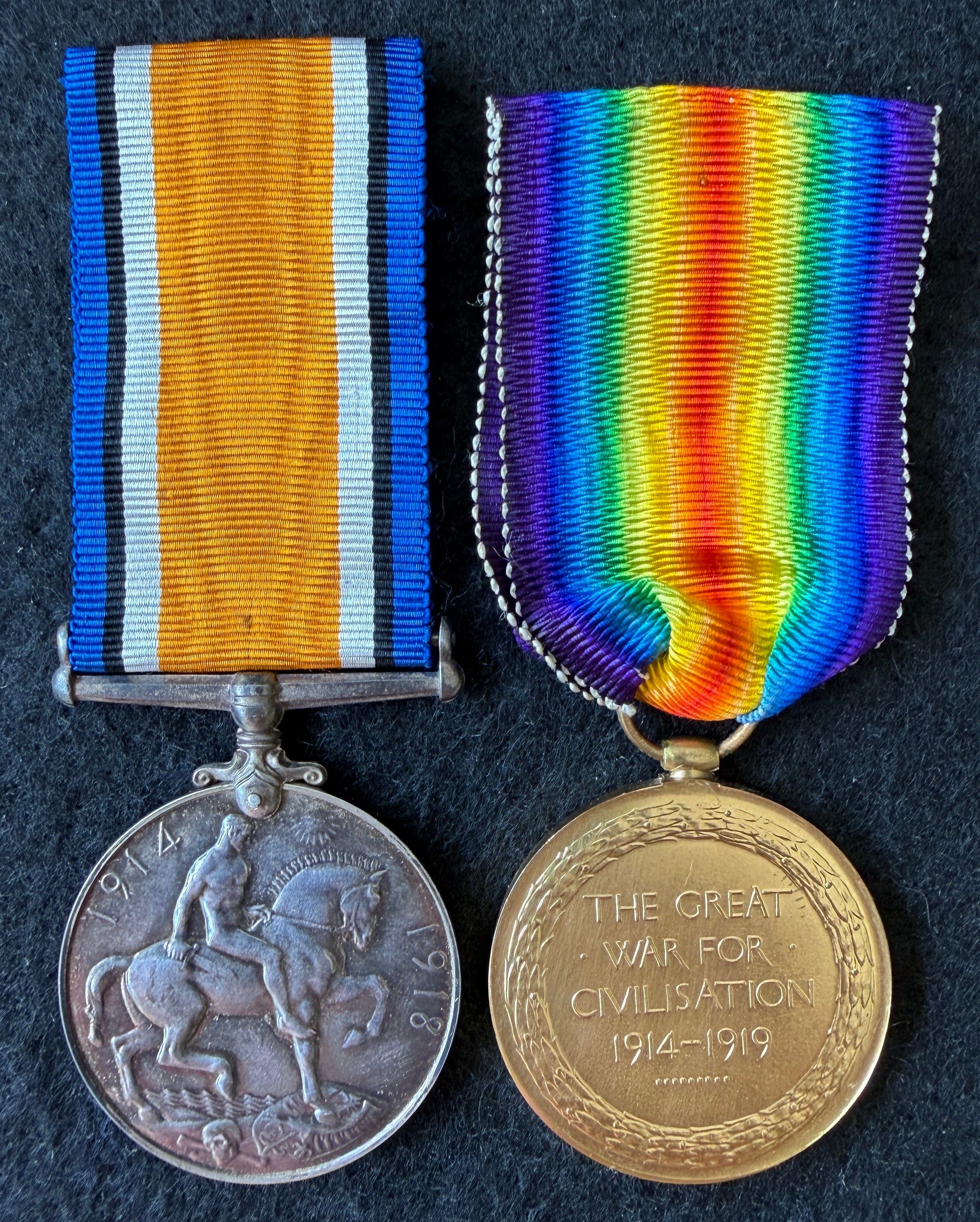 WW1 medal pair – British War Medal & Victory Medal – Awarded to Private 2nd Class DONALD ROSS of the Royal Air Force – complete with box of issue with recipient’s name