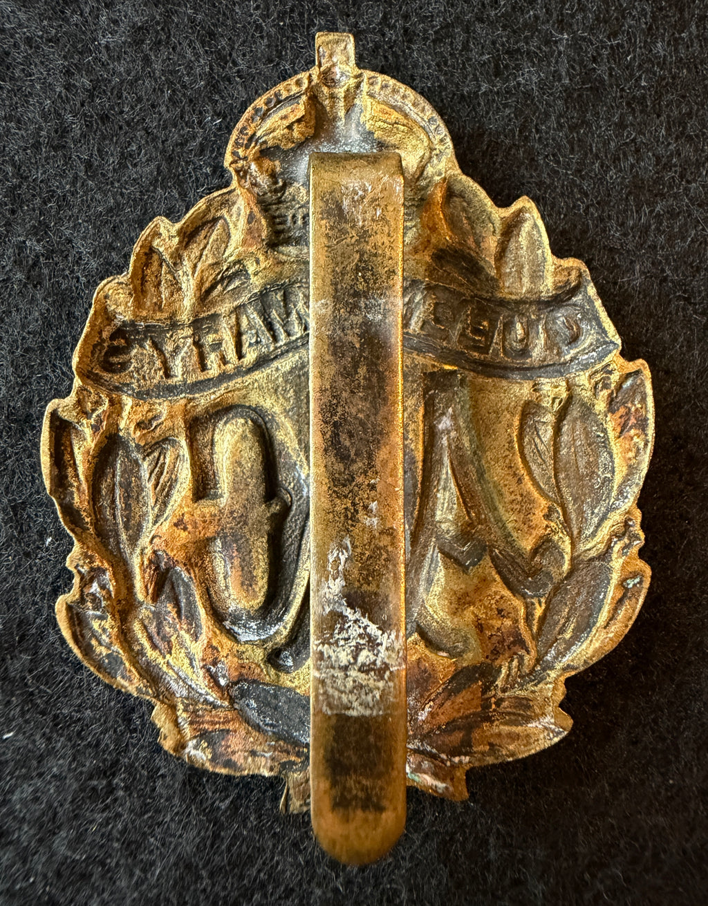 Rare WW1 British War & Victory Medal (female recipient) – Awarded to Worker (TELEGRAPHIST) LOTTIE ELEANOR STEVENS Queen Mary’s Army Auxiliary Corps, formerly Women’s Army Auxiliary Corps + brass Q.M.A.A.C. cap badge – Attached RE Signal Service
